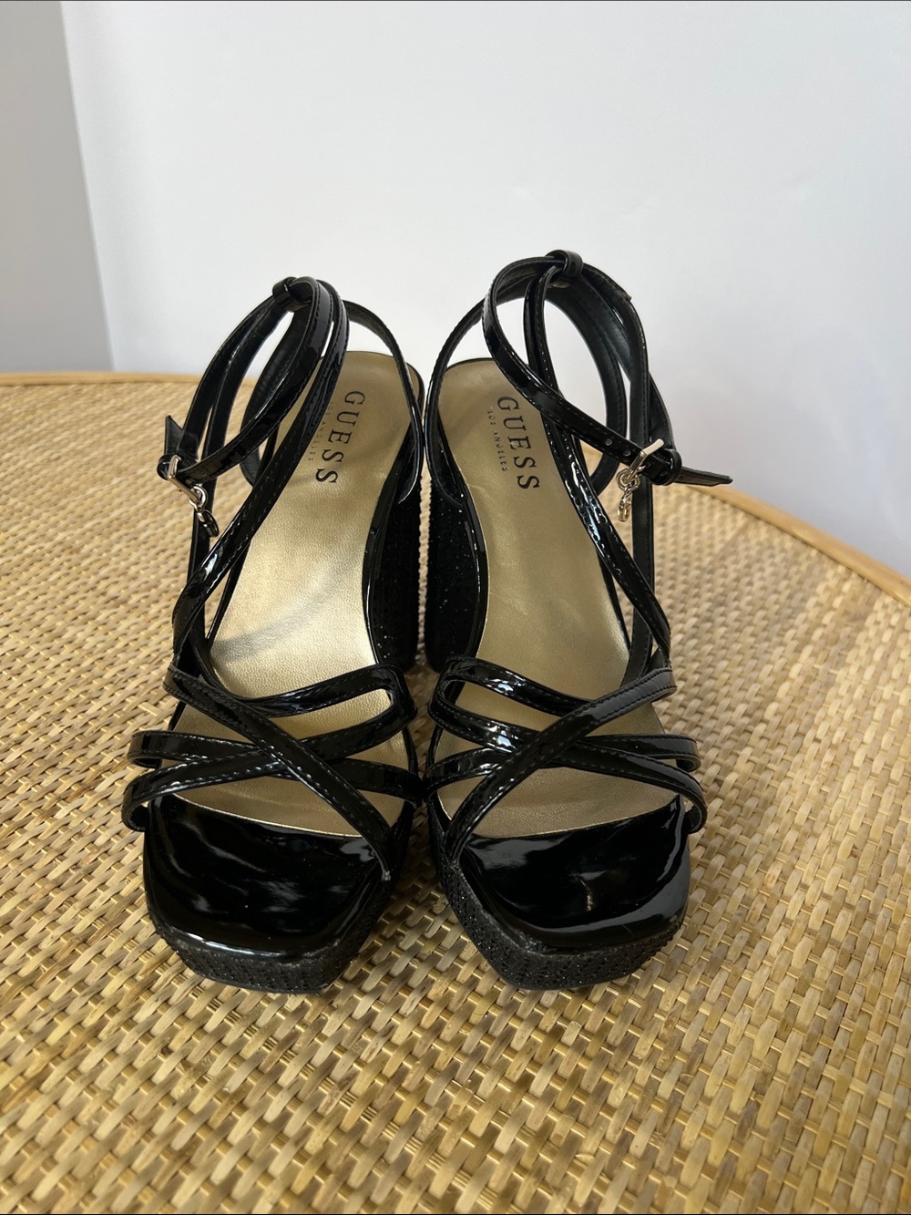 GUESS black patent strappy block sandals sparkly glitter platform heel Women 6.5
